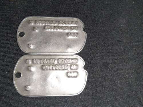 KOREAN WAR : U.S. 179th Infantry Regiment Personal Effects (Dog Tags & Unit Insignia).