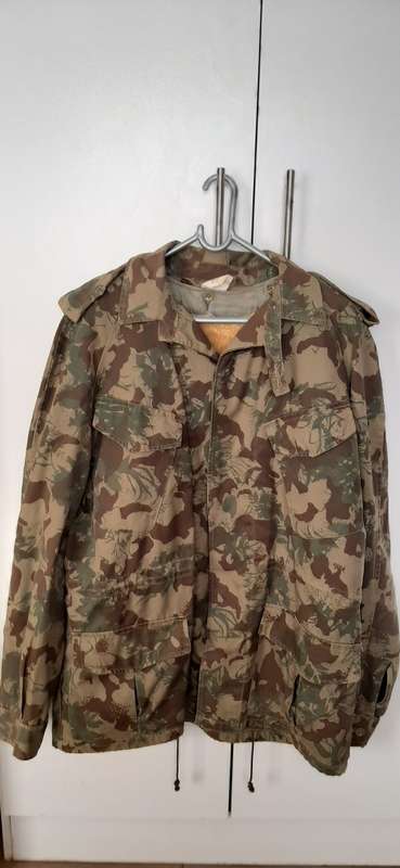 * Pre-1994 Koevoet Second Pattern Camouflage Jacket w/ Fleece Liner (1976) * - LARGE.