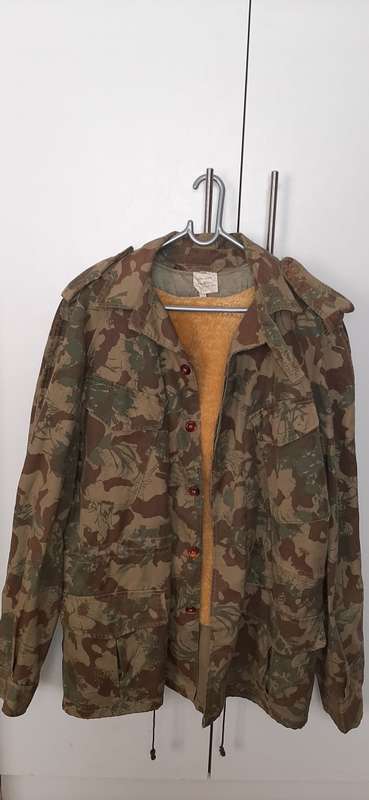 * Pre-1994 Koevoet Second Pattern Camouflage Jacket w/ Fleece Liner (1976) * - LARGE.