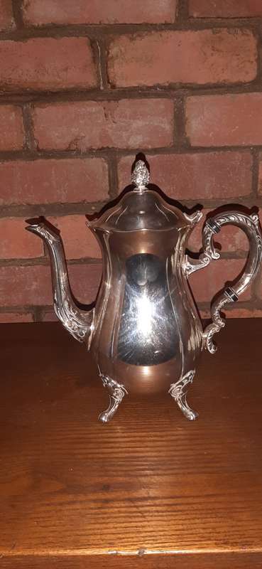 Edwardian Silverplate Viner`s of Sheffield Large Tea Pot (28cm)