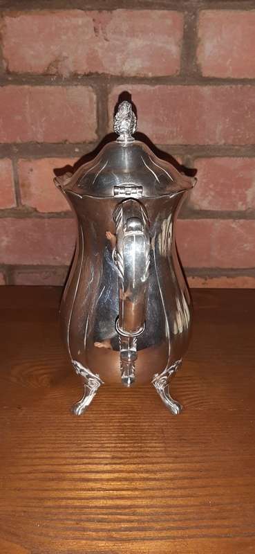 Edwardian Silverplate Viner`s of Sheffield Large Tea Pot (28cm)