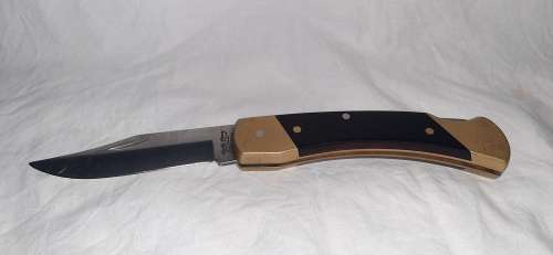 ** Rhodesian Bush War Era : 1970s `Uncle Henry` Schrade Pocket Knife (Named and Numbered).**