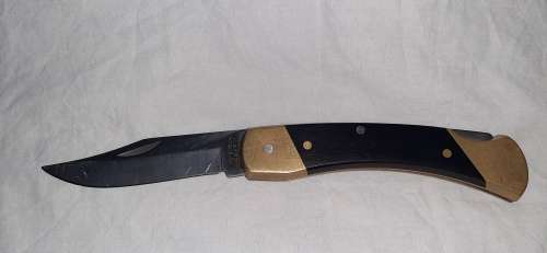 ** Rhodesian Bush War Era : 1970s `Uncle Henry` Schrade Pocket Knife (Named and Numbered).**