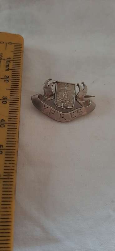 **ORIGINAL- WWI Battle of Ypres British Veterans Silver Brooch (4 grams).**