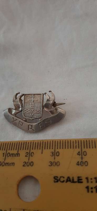 **ORIGINAL- WWI Battle of Ypres British Veterans Silver Brooch (4 grams).**