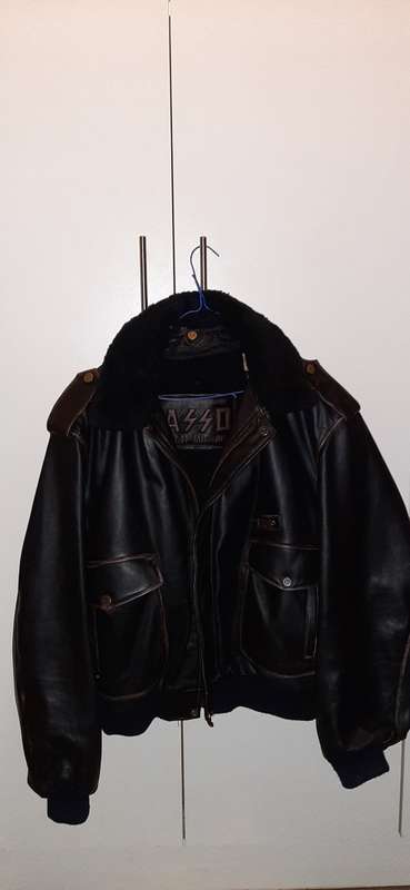 ** German `ASSO`  Davidson Motorcycle Genuine Leather Rider`s Jacket (2 XL ) .**