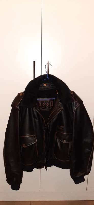 ** German `ASSO`  Davidson Motorcycle Genuine Leather Rider`s Jacket (2 XL ) .**