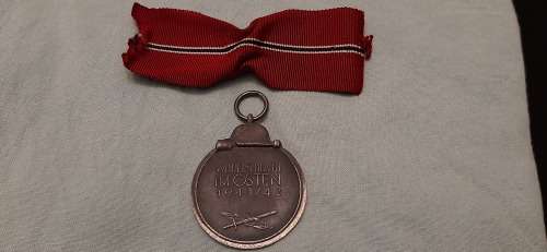 ** World War II : German 1942 Winterschlacht Im Osten Medal (Eastern Front Award).**