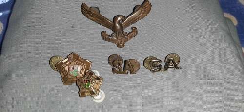 ** Pre-1994 South African Air Force Badge and Insignia Lot.**