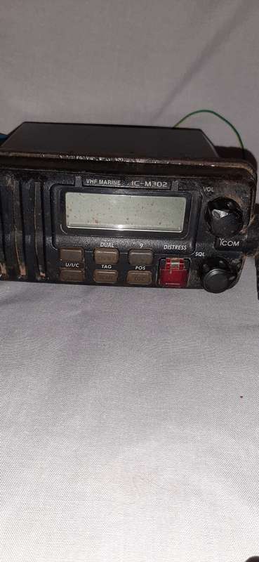 ** ORIGINAL- ICOM IC-M302 VHF Marine 4-Channel Radio (TESTED and WORKING).**