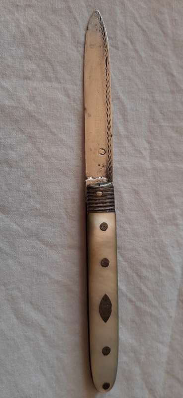 ** STUNNING- 18th Century George III (1784) .925 Silver and Mother of Pearl Pocket Knife (15cm).**