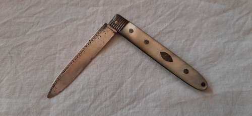** STUNNING- 18th Century George III (1784) .925 Silver and Mother of Pearl Pocket Knife (15cm).**