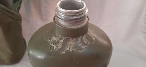 ** RHODESIAN BUSH WAR : Water Bottle and Canteen Cup in Green Webbing Pouch .**