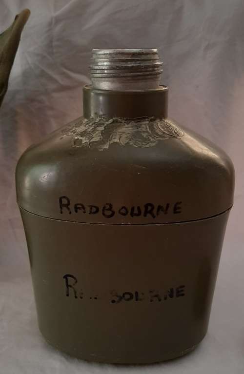 ** RHODESIAN BUSH WAR : Water Bottle and Canteen Cup in Green Webbing Pouch .**