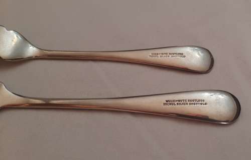 ** STUNNING- 1930s `Kings Pattern` Engraved Nickel Silver Fish Cutlery Set in Box (Sheffield).**