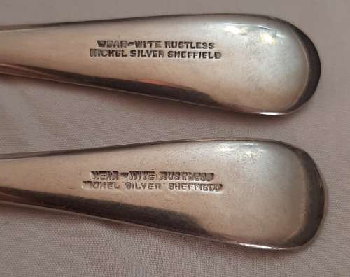 ** STUNNING- 1930s `Kings Pattern` Engraved Nickel Silver Fish Cutlery Set in Box (Sheffield).**