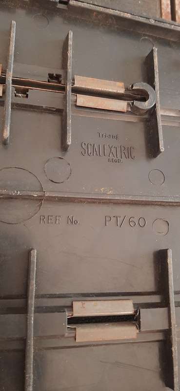 ** ORIGINAL : Tri-Ang `Scalextric` Straight Track x 13 (Lot #2).**