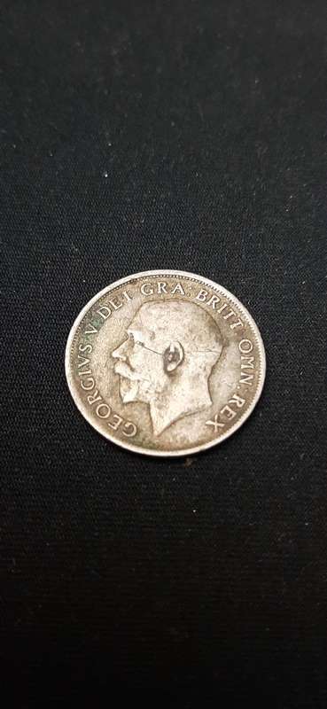 ** ORIGINAL- 1920 British King George V Silver 1 Shilling Coin (VG).**