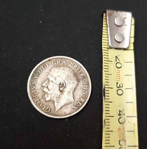 ** ORIGINAL- 1920 British King George V Silver 1 Shilling Coin (VG).**