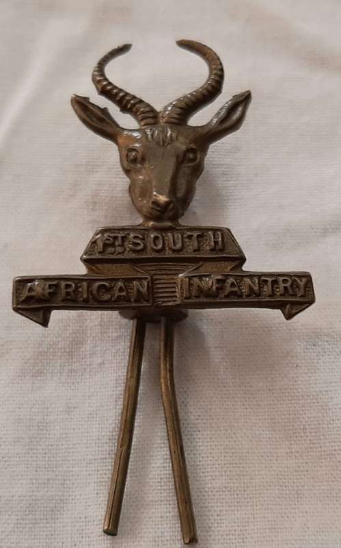** ORIGINAL: World War I (1914-1918) 1st South African Infantry Collar Badge w/ Lugs and Pin.**