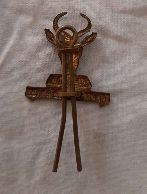 ** ORIGINAL: World War I (1914-1918) 1st South African Infantry Collar Badge w/ Lugs and Pin.**