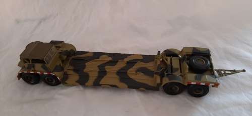 ** WWII German Waffen-SS Large Vehicle Transport Platform Die-Cast Model (1:72 Scale) .**