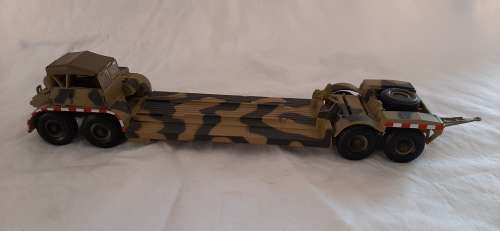 ** WWII German Waffen-SS Large Vehicle Transport Platform Die-Cast Model (1:72 Scale) .**