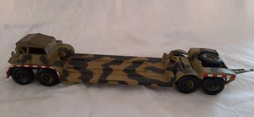 ** WWII German Waffen-SS Large Vehicle Transport Platform Die-Cast Model (1:72 Scale) .**