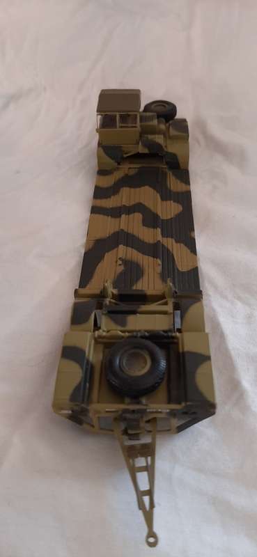 ** WWII German Waffen-SS Large Vehicle Transport Platform Die-Cast Model (1:72 Scale) .**