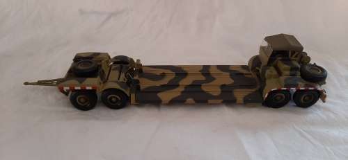 ** WWII German Waffen-SS Large Vehicle Transport Platform Die-Cast Model (1:72 Scale) .**