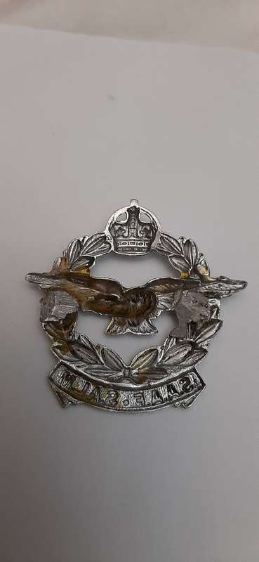 **ORIGINAL- WW2  .925 Sterling Silver South African Air Force Officer`s Cap Badge (10g).**