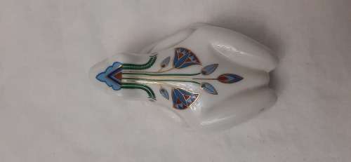 ** EXQUISITE: 1980s Elizabeth Arden `Treasures of the Pharaohs` Porcelain Pomander Frog (10cm).**