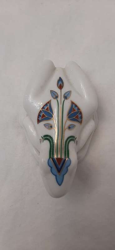 ** EXQUISITE: 1980s Elizabeth Arden `Treasures of the Pharaohs` Porcelain Pomander Frog (10cm).**