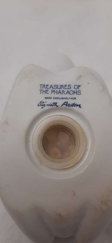 ** EXQUISITE: 1980s Elizabeth Arden `Treasures of the Pharaohs` Porcelain Pomander Frog (10cm).**