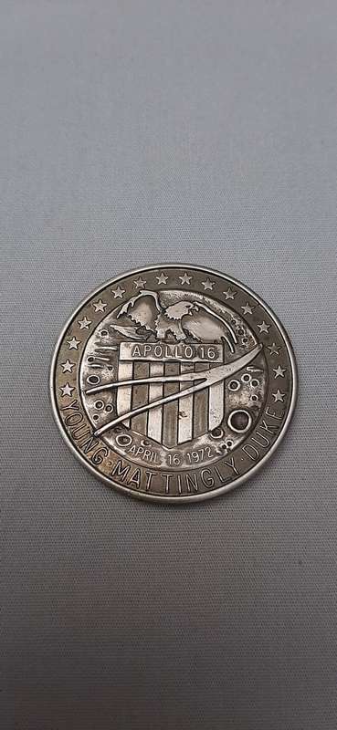 **ORIGINAL-  1972 U.S. Project Apollo 16 NASA  .925 Silver Medallion (24.09 g).**