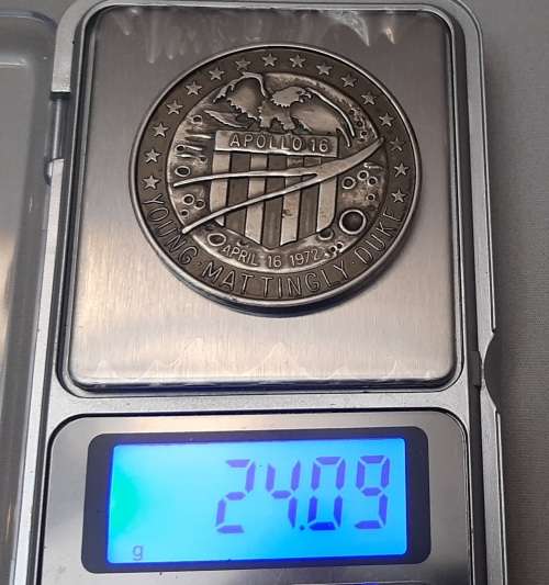**ORIGINAL-  1972 U.S. Project Apollo 16 NASA  .925 Silver Medallion (24.09 g).**