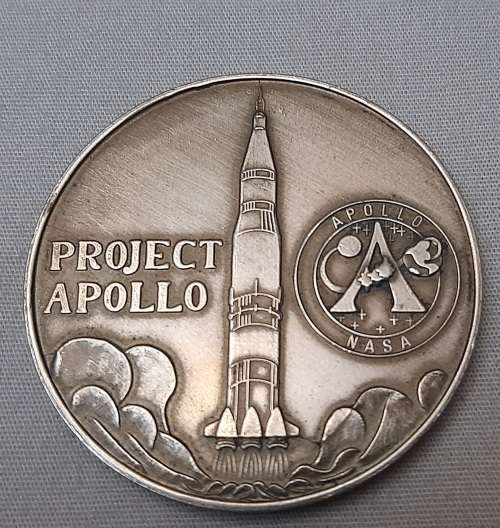 **ORIGINAL-  1972 U.S. Project Apollo 16 NASA  .925 Silver Medallion (24.09 g).**
