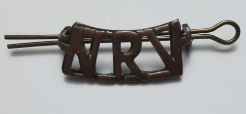 ** ORIGINAL- WW2 Southern Rhodesia Airforce Cap Badge and National Reserve Volunteers Title .**