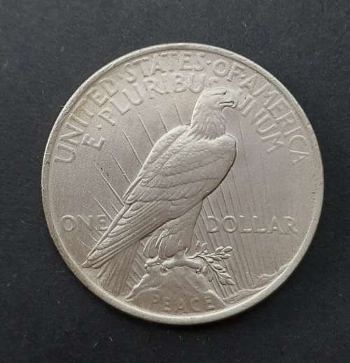 ** 1923 United States of America .900 Silver Peace Dollar (XF / VF) .**