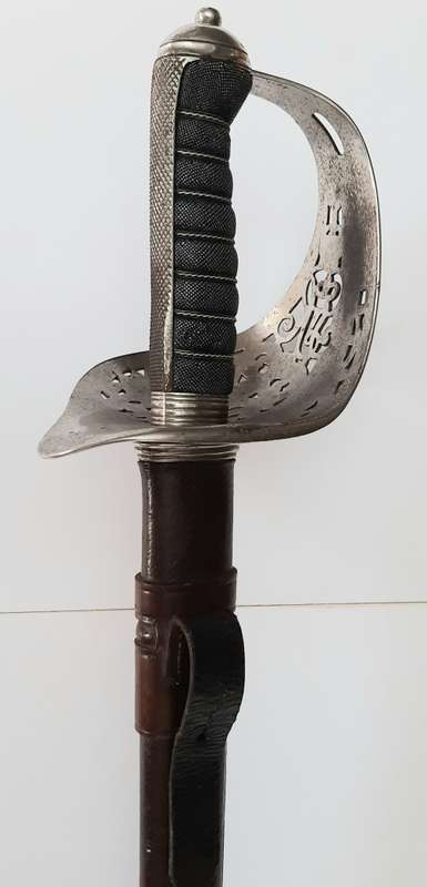 ** WWI  KGV British 1897 Pattern Infantry Officer`s Sword w/ Scabbard.**