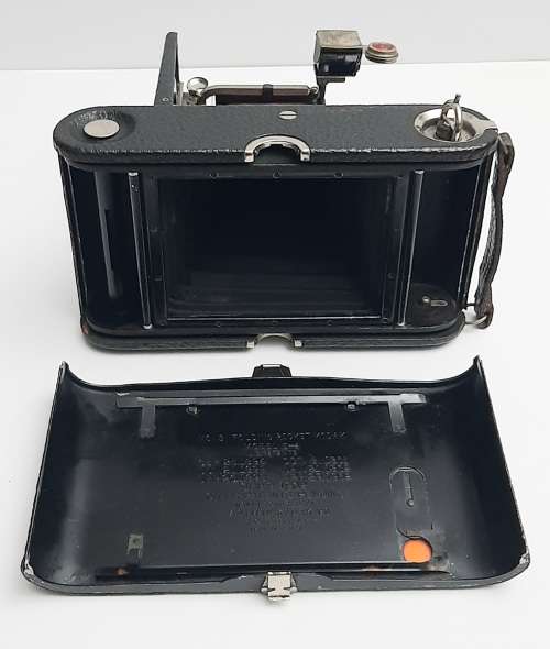 ** ORIGINAL: 1902 Eastman Kodak No.3 Model E-4 Camera and Leather Case.**