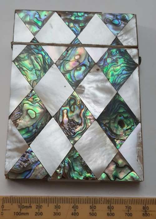 ** STUNNING:19th Century Victorian Mother of Pearl and Paua Shell Card Holder (10,5 cm x 7,5 cm).**