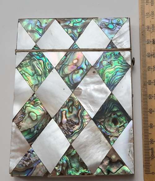 ** STUNNING:19th Century Victorian Mother of Pearl and Paua Shell Card Holder (10,5 cm x 7,5 cm).**