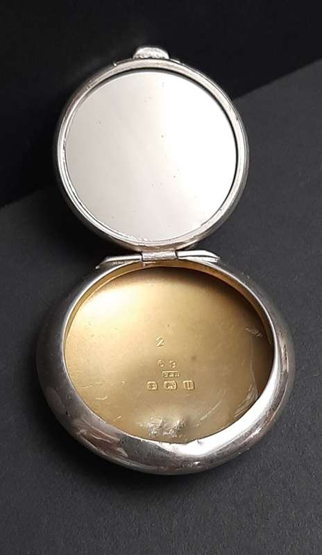 ** EXQUISITE: .925 Sterling Silver Ladies` Pendant Powder Compact w/ Mirror (Birmingham 1919).**