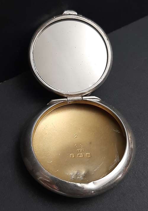 ** EXQUISITE: .925 Sterling Silver Ladies` Pendant Powder Compact w/ Mirror (Birmingham 1919).**