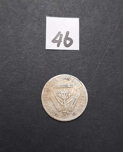 ** 1945 South Africa Silver 3 Pence Coin #46  (F).**