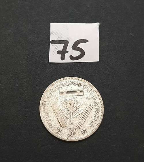 ** 1945 South Africa Silver 3 Pence Coin #75  (F).**