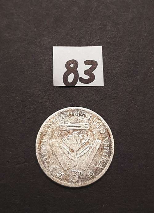 ** 1945 South Africa Silver 3 Pence Coin #83   (F).**