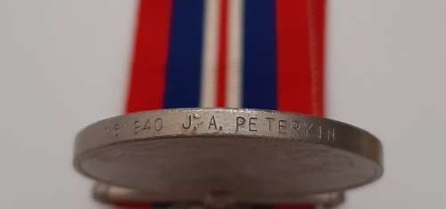 ** ORIGINAL: WW2  1939-1945 War Medal w/ Full-Length Ribbon #3 **