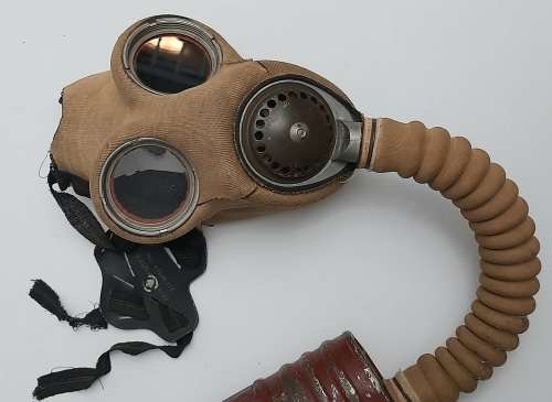 ** WW2 : 1941 South African No.4 MK III Respirator w/ Filter (Canadian Supplied) [Size : Large].**